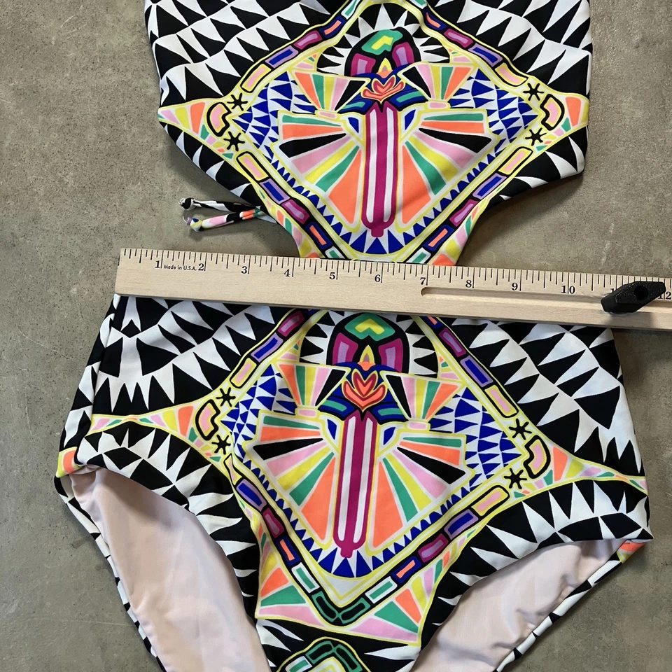 Maiô Mara Hoffman Swim Tamanho XS Fonte Cósmica com Cadarço Recortado Uma Peça - Imagem 3 de 4