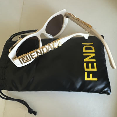 Fendace Cat Eye Ivory White Gold Logo Sunglasses Fendi Versace Fendace Cat Eye Ivory White Gold Logo Sunglasses Fendi  main image 3