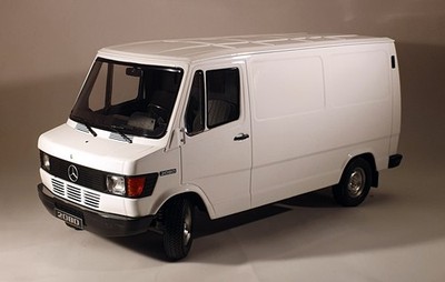 KK-Scale, Mercedes 208 D (1988), Lieferwagen, Weiß, 1:18