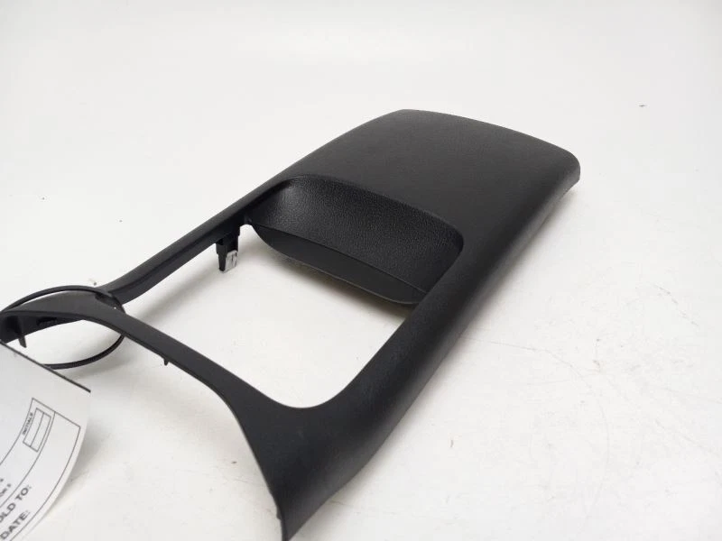 CAIXA PAINEL DE ACABAMENTO CONSOLE CENTRAL TRASEIRO NISSAN ROGUE 2008 - 2010 - Imagem 2 de 4