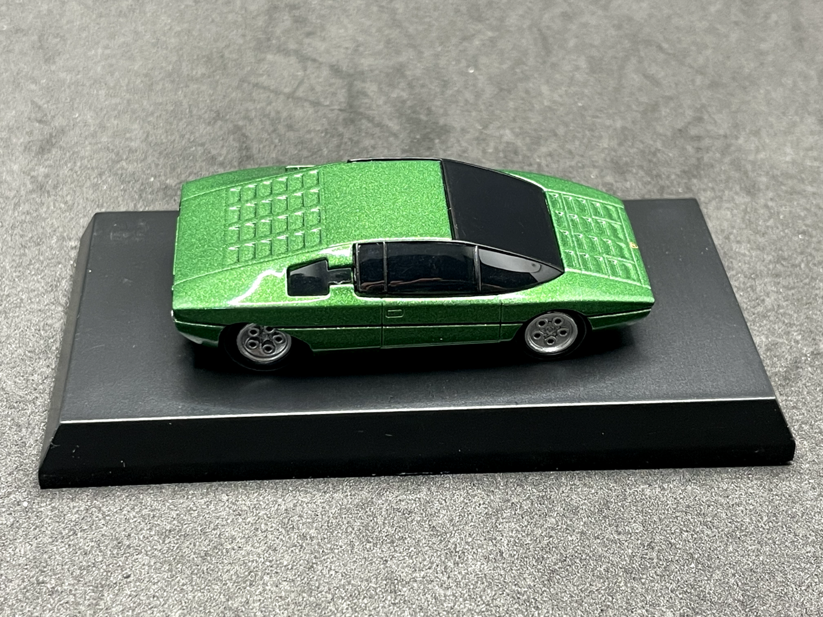 Picture 2 of 5