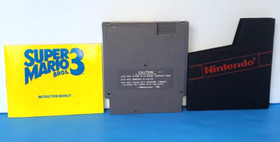 Super Mario Bros 3 (Nintendo Entertainment System 1990) cartridge, Manual & Hold