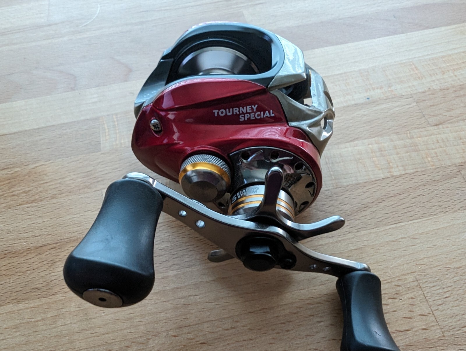Bass Pro Shops Tourney Special Baitcast Reel Right 6.31 TSP10HB eBay