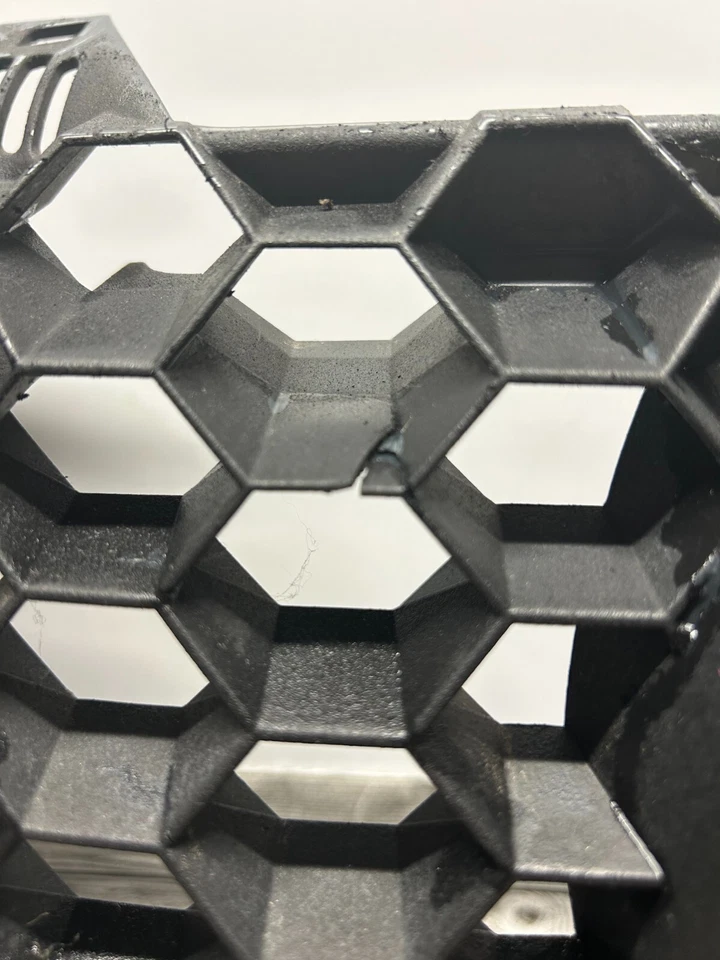 2007 Volkswagen Golf GTI Front Upper Grill Foto 2 de 4