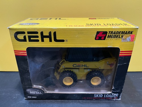 1/25 ERTL GEHL SKID LOADER MODEL 7800 YELLOW