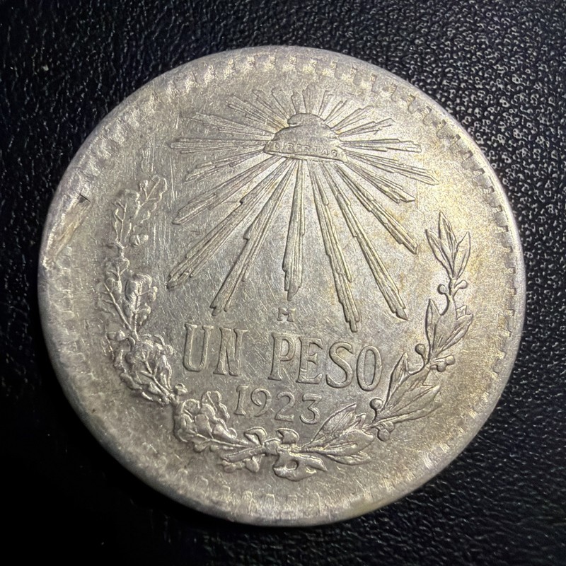 1923 Mexican Silver Un Peso Coin   F7574
