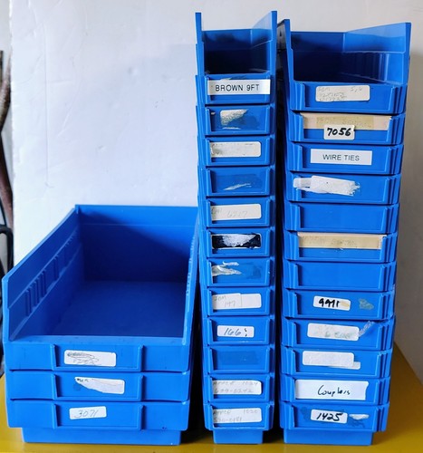 27x AKRO-MILS Teile Regalbehälter 6", 3,75", 2,375" breit 11-5/8" tief 4" hoch blau - Bild 1 von 5