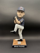 Minnesota Twins Hall of Fame Collection - Brad Radke Class of 2009 with Box