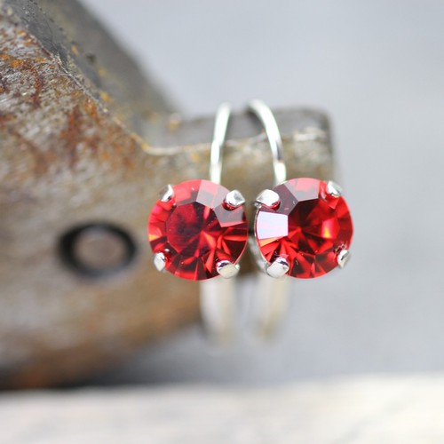 8mm Rhodium Ohrringe mit Swarovski Siam Kristallen, Handgemacht, Brillantschliff - Picture 6 of 72
