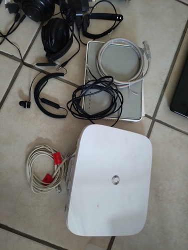 Lotto Vari Accessori Di Elettronica Varia con smartphone Tablet Modem Hdmi - Photo 2/5