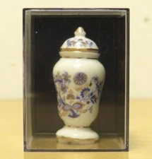 Reutter Porcelain Germany : 1/12 Scale MINIATURE DOLLHOUSE FLORAL 2" URN (New)