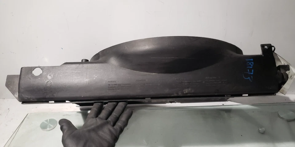 2001 宝马 740iL E38 散热器风扇罩冷却盖原始设备制造商 — 第 3/4 张图片