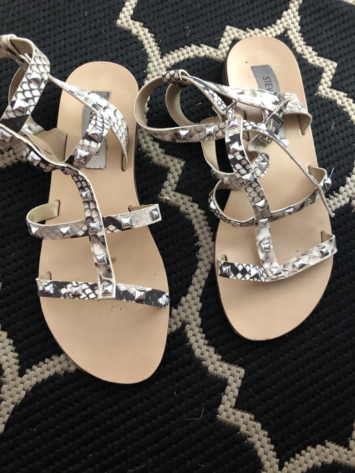 steve madden snake sandals