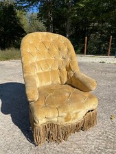 Fauteuil jaune du 19ème N III confortable en état acceptable .
