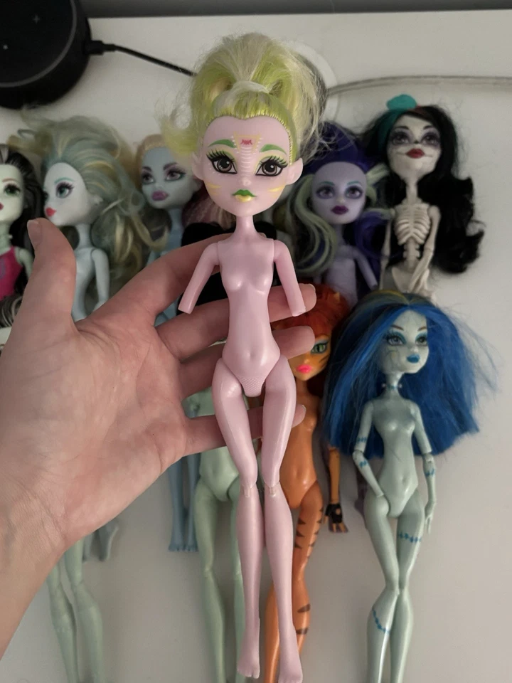 Lote de muñecas Monster High TLC piezas faltantes para reparación única Frankie Twyla Abbey Foto 3 de 4