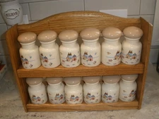 INTERNATIONAL JAMESTOWN COUNTRY HOME HEARTLAND SPICE JARS AND RACK