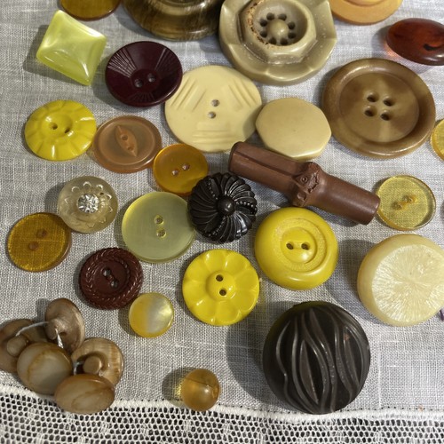 Estate Yellow & Brown Crafting Fancy Vintage Plastic Sewing Buttons Lot J-63 - Picture 3 of 5
