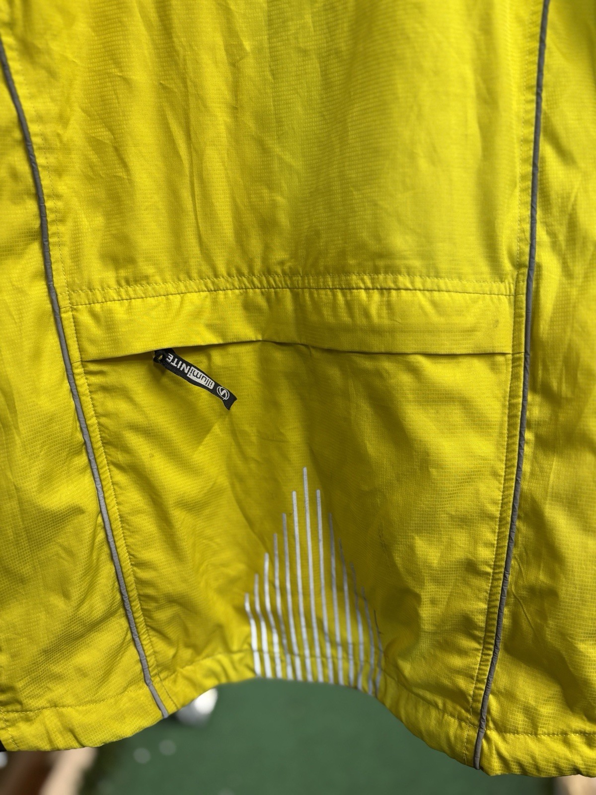 illumiNITE reflective jacket Size Medium - image 6