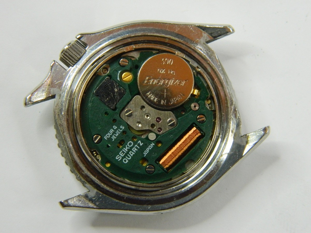 VINTAGE SEIKO 7546-6029 SQ SPORTS 100 MENS QUARTZ DIVER WATCH