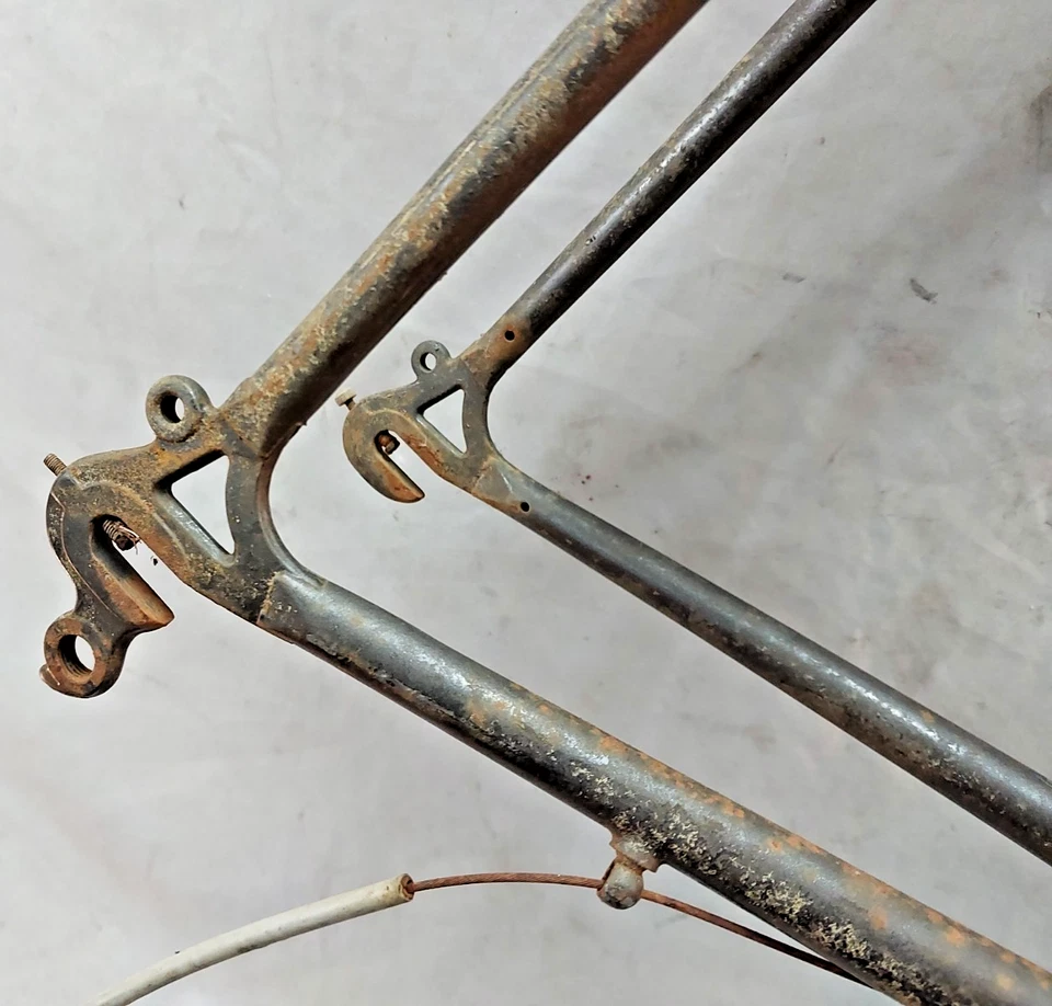 Juego de cuadro de bicicleta de carretera Raleigh Grand Prix 1988 grande 60 cm con orejetas 502 acero cromado Foto 4 de 4