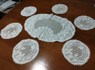 Antique Mary Card Crochet Fillet Lace Tablemat Doilies Set 7 piece Excellent.