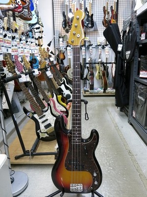 Electric Bass Guitar Fender Japan PB62-53 Sunburst S/N R052019 with Hard Case
