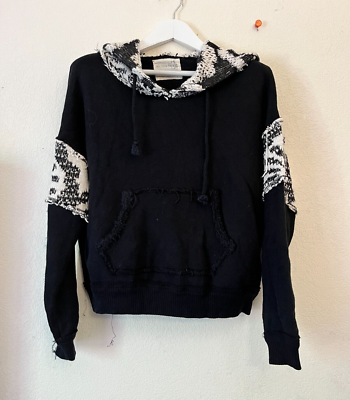 Sweat capuche enfilable à piping simili cuir – PXP