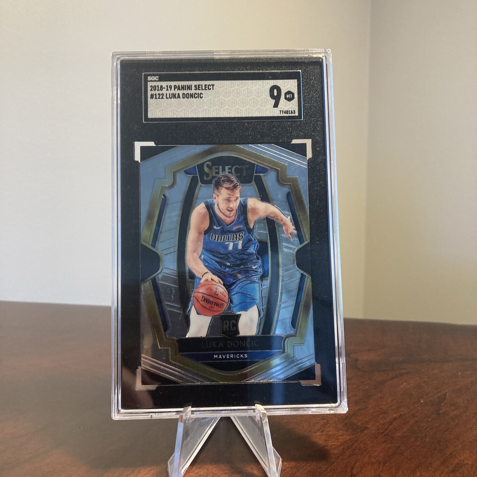 Luka Doncic 2018-19 Rookie Panini Select Premier Level #122 SGC 9 RC