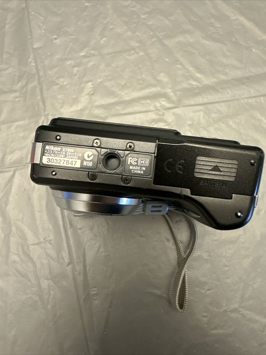 Nikon COOLPIX 7900 7.1MP Digital Camera FOR PARTS Nikon COOLPIX 7900 7.1MP Digital Camera FOR PARTS