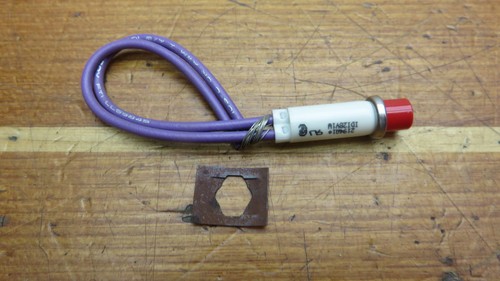 Linrose B2194A1 Marine .31" Mounting Hole 28V Red LED Incandescent Pilot Light - Picture 3 of 5