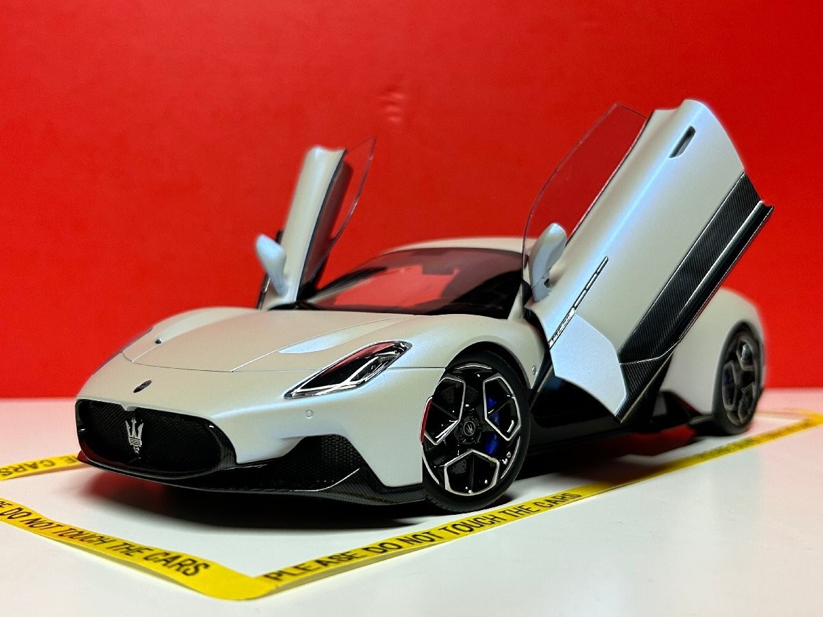 BBR Maserati MC20 White Audace HE180051A