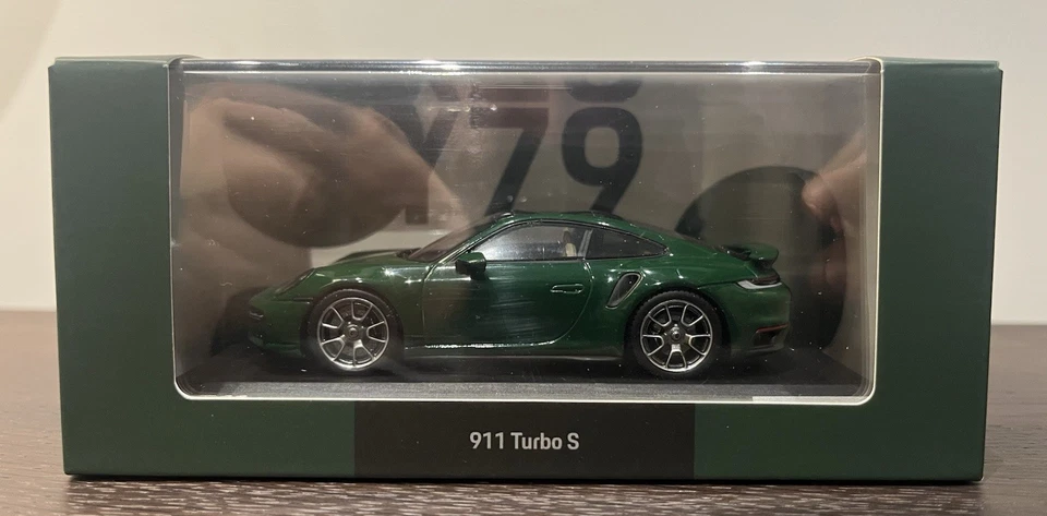 Porsche 911 Turbo S 992 Spark 1 43 Irish Green - Immagine 4 di 4