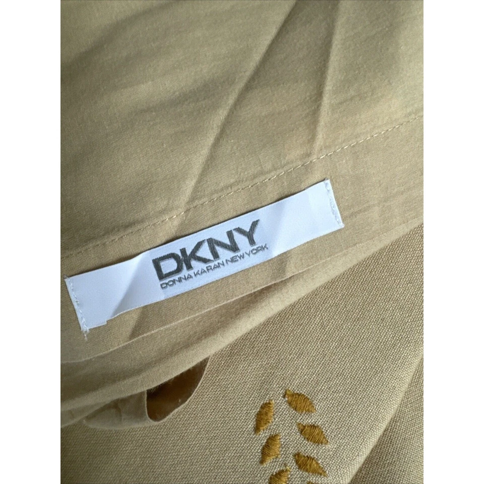 Donna Karen embroidered duvet cover set queen size new gold floral MSRP $375 - Image 4 of 4