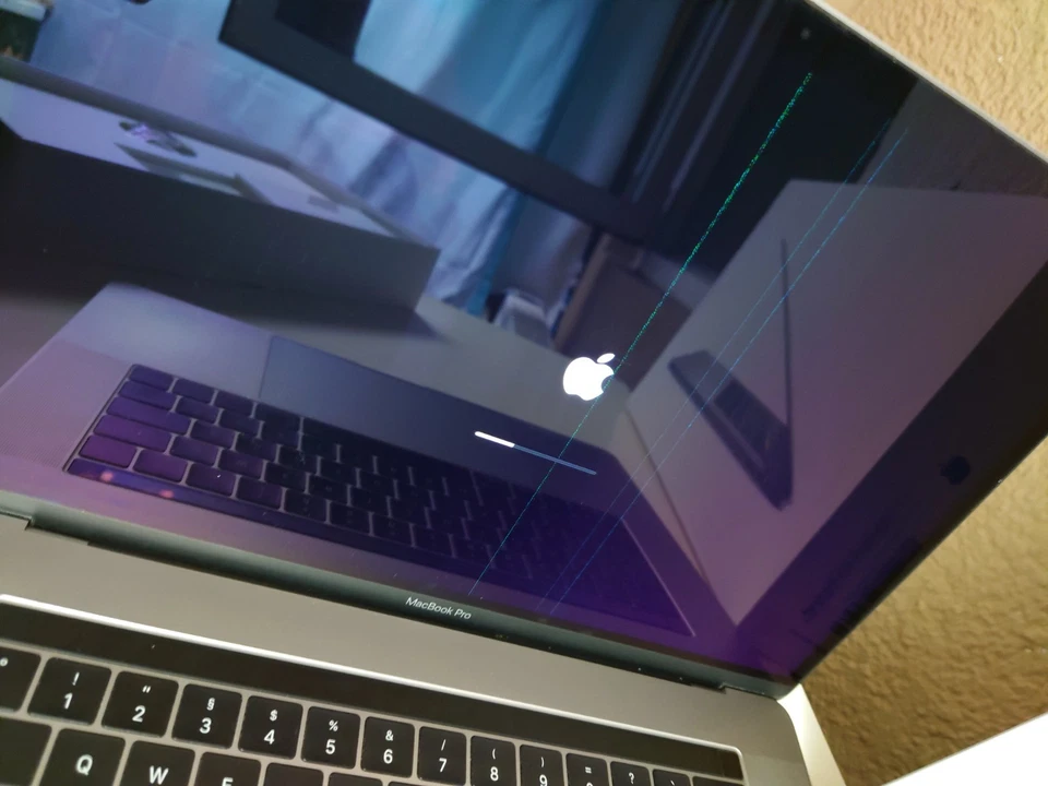 Macbook Pro 2017 15" - Bild 2 von 4