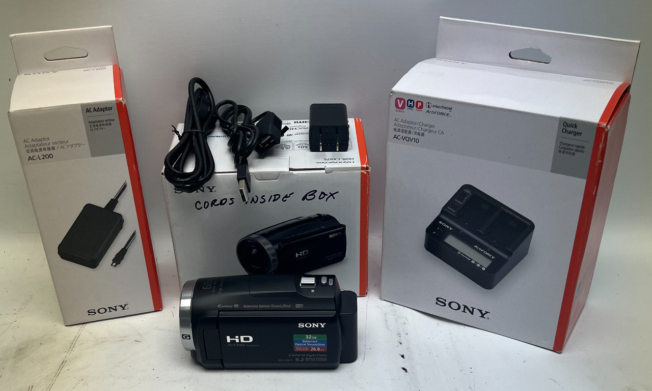 Sony HDR-CX675 HandyCam Camcorder - Black AC-VQV10 AC-L200