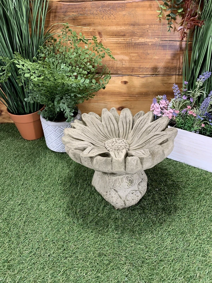 STONE GARDEN FLOWER FLORAL DAISY BIRD BATH STATUE ORNAMENT - Image 4 of 4