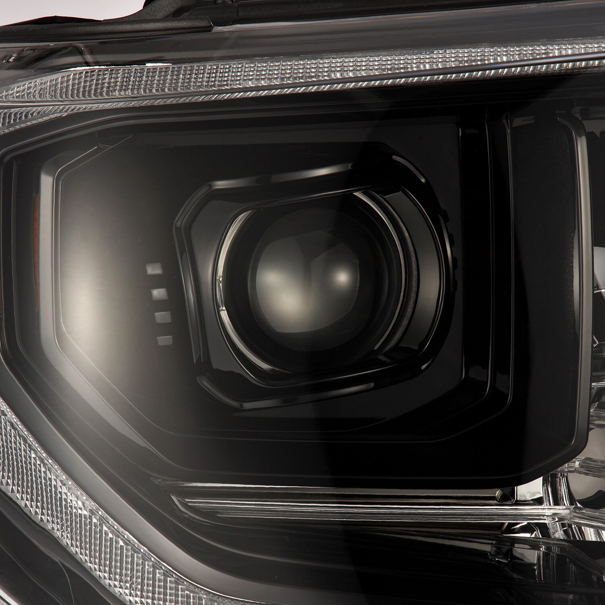 Fit 14-21 Toyota Tundra LUXX-Series G2 LED Projector