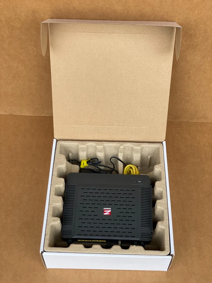 Zoom Technologies DOCSIS 3.0 Cable Modem/Router with Wireless-N Model 5352 - Image 2 of 4