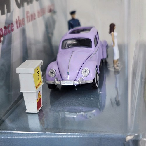 M2 Machines Diorama 1957 VW Beetle Deluxe European Model Shell R09 24-36 NEW - Picture 5 of 9