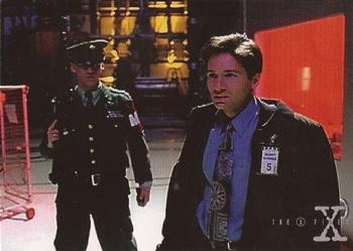 X FILES CONTACT BASE / BASIC CARDS 1 to 90 BY INTREPID OF AUSTRALIA - Picture 77 of 192