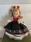 Muñeca vintage Madame Alexander Polonia, con caja original y etiqueta oscilante, restringida