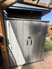 Lifetime 4ft 6" x 2ft 4" (1.4× 0.7m) Vertical 1,510Litre Storage Shed