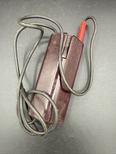 Tester di tensione ideale in bachelite 61-005 A.C./D.C. ricambi venduti così com'è vintage - Foto 4 di 6