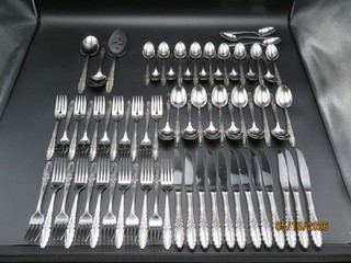 70 ONEIDA COMMUNITY FLORAL GLEN STAINLESS FLATWARE! 12 SETTINGS SRVG PCS