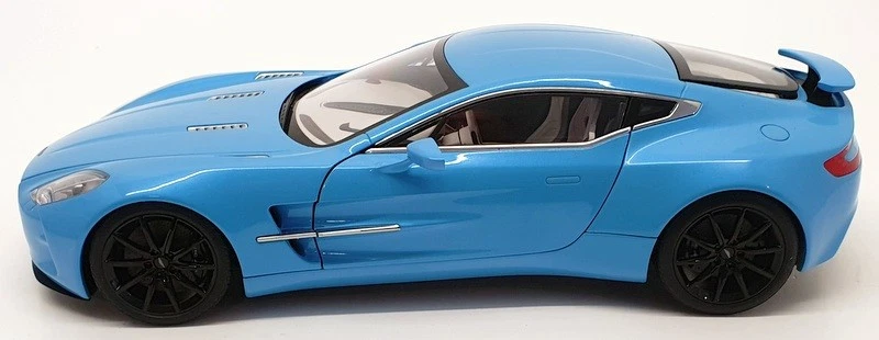 AutoArt 1/18 Scale 70240 - 2009 Aston Martin One 77 - Blue — 第 3/4 张图片