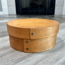 Vintage ROUND WOODEN 10” PANTRY SHAKER BOX with WOOD LID Bentwood Nail