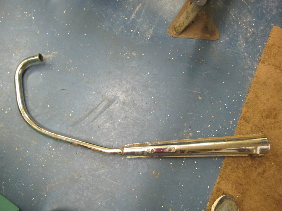 TUBO DE ESCAPE SUPERIOR DERECHO BENELLI 500 QUATTRO BENELLI B1 Foto 2 de 4