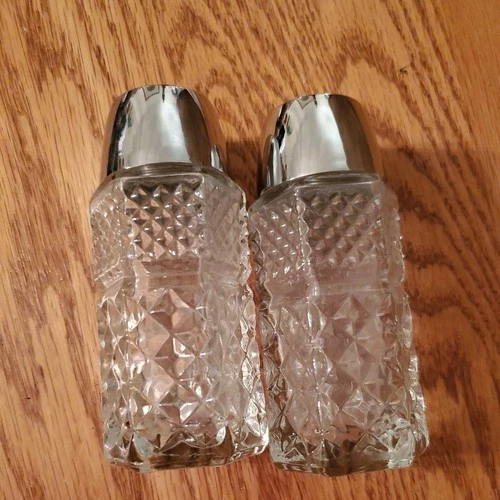 Vintage Anchor Hocking Glass Wexford Salt & Pepper Shakers Set Diamond Point BN