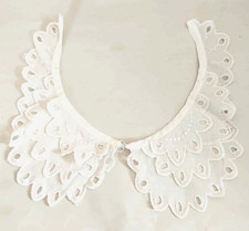 1930s Vintage Eyelet Cotton Detachable Collar with Scalloped Lace
