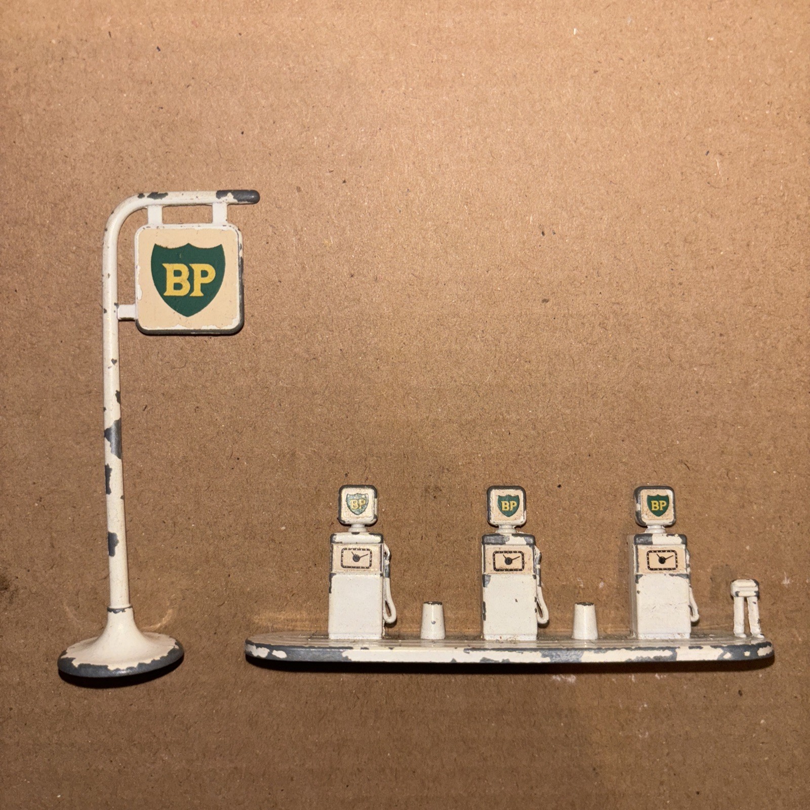 Matchbox Lesney Gift Set G-9b BP Garage Service Station Set E Style Repro Box Matchbox Lesney Gift Set G-9b BP Garage Service Station Set E Style Repro Box
